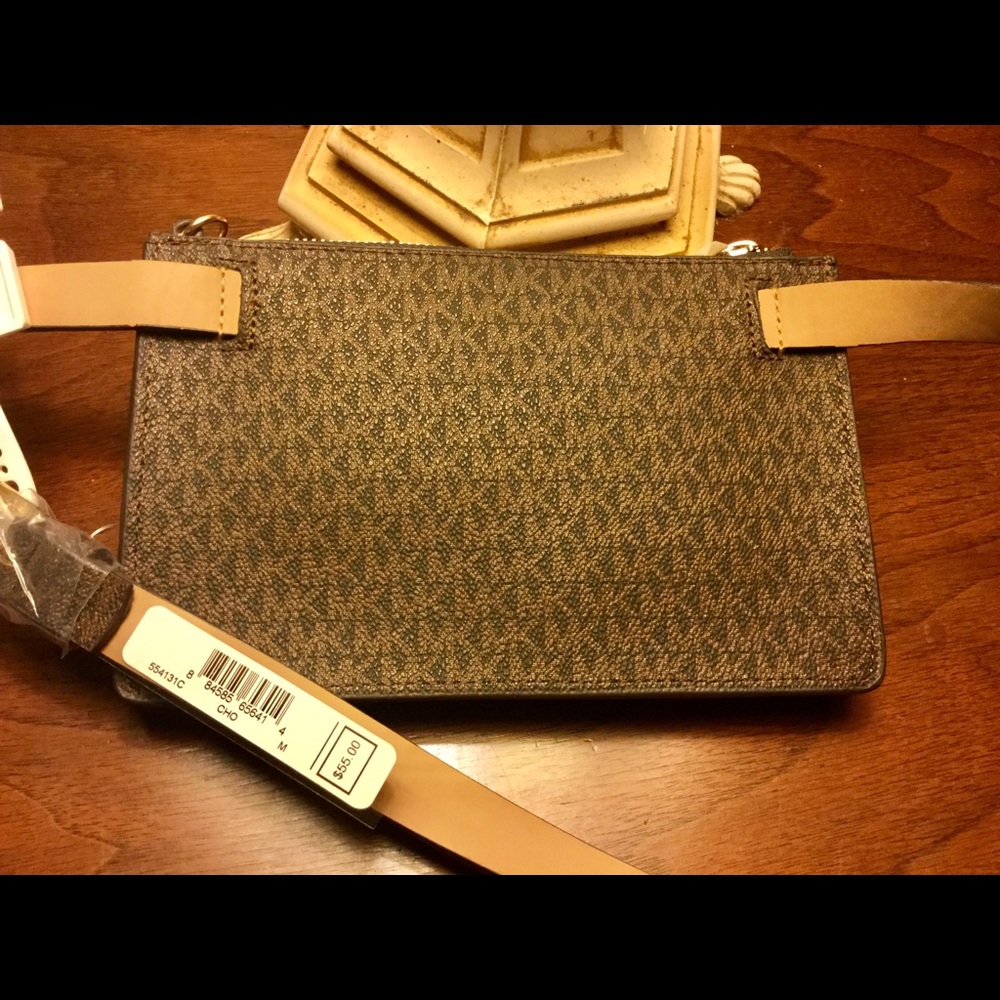 Michael Kors Belt Bag “ SOLD “ 🤗 - Picture 6 of 7